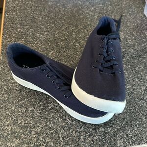 Navy blue NoBull canvass trainers barely worn